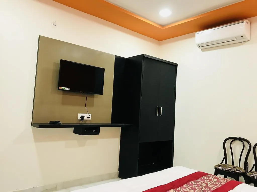Aaradhya Residency Hotel Agra  Guest house Agra (Uttar Pradesh)