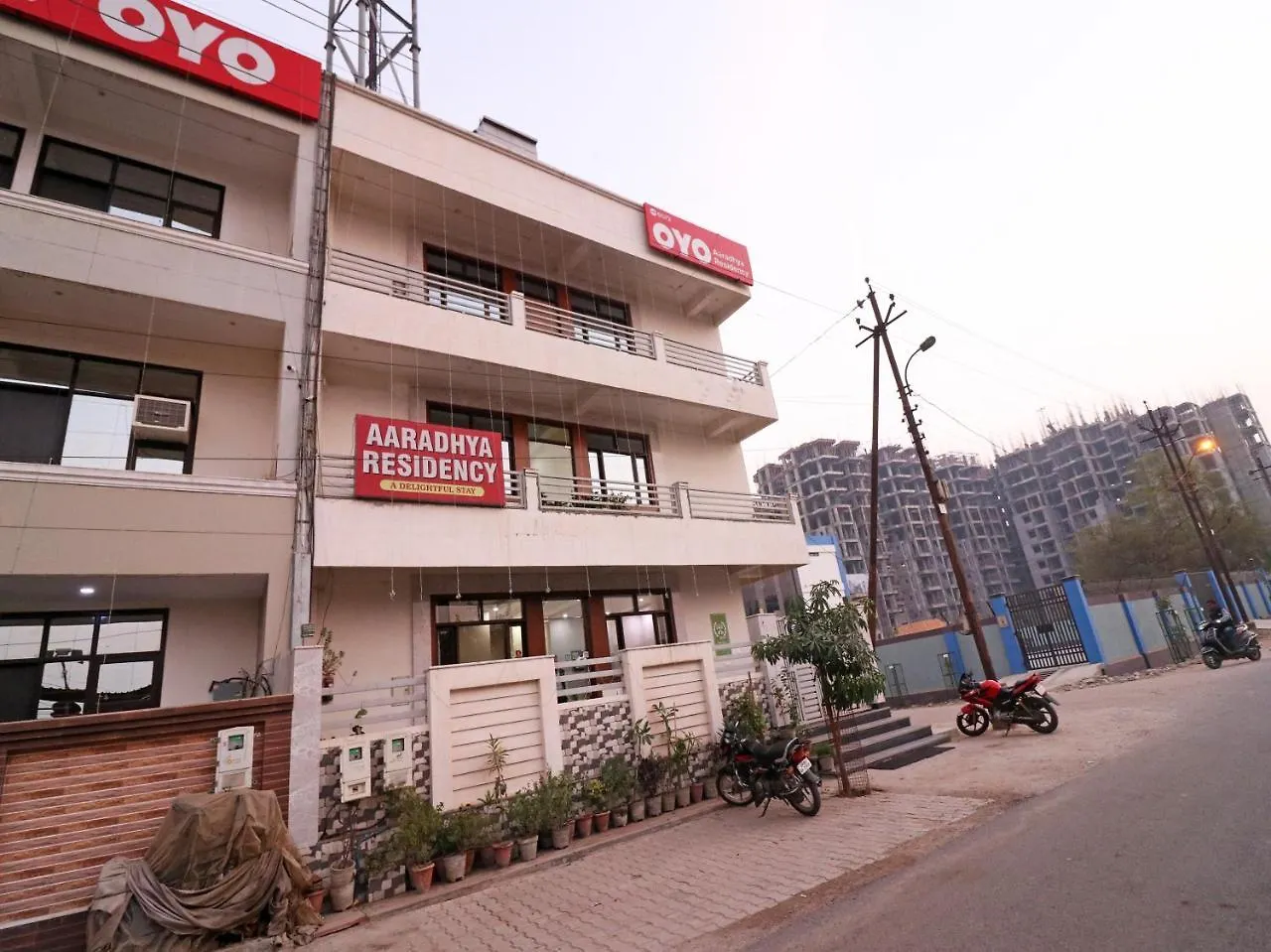 Aaradhya Residency Hotel Agra  2*, Agra (Uttar Pradesh)