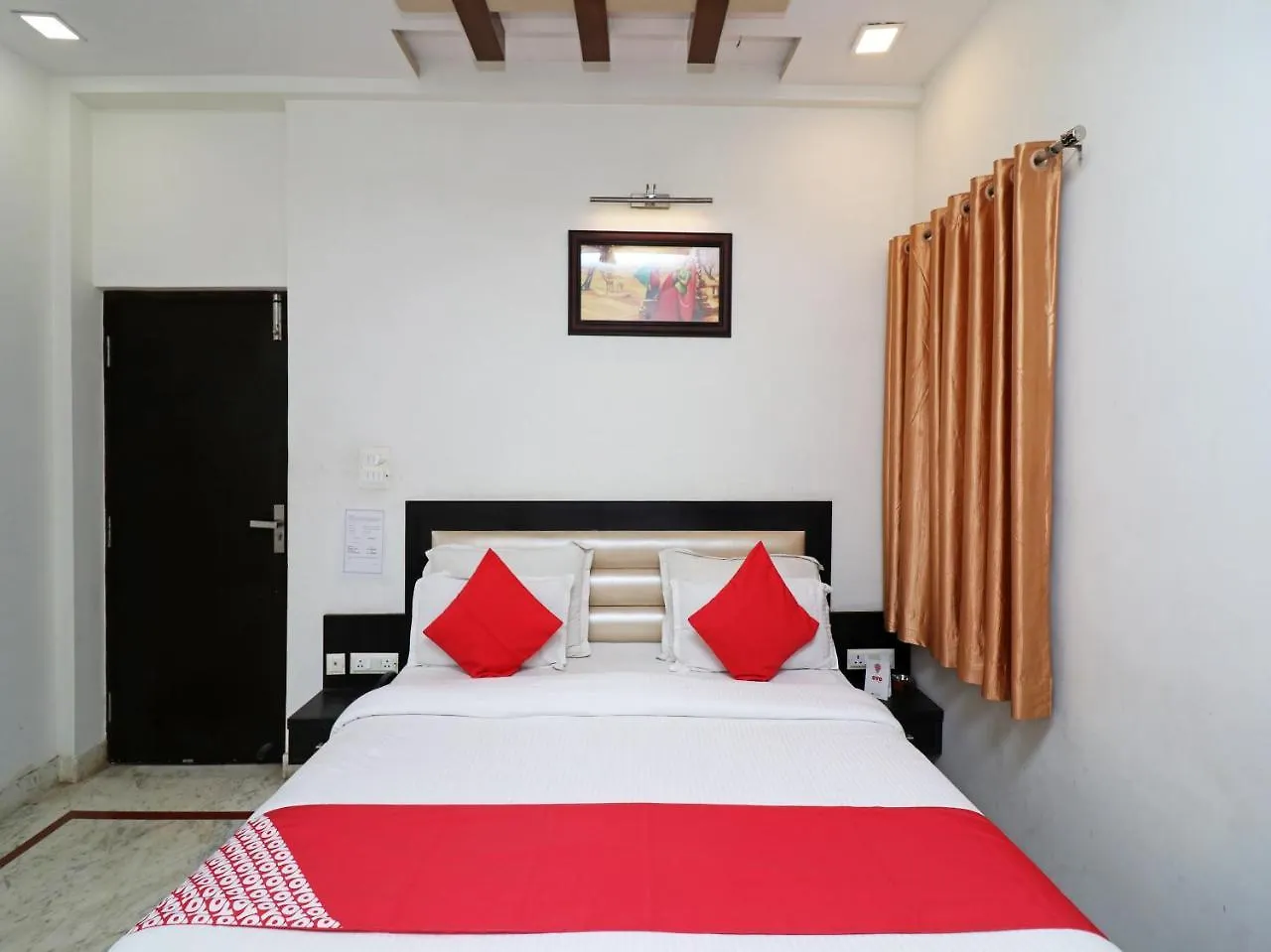 Aaradhya Residency Hotel Agra  Guest house Agra (Uttar Pradesh)