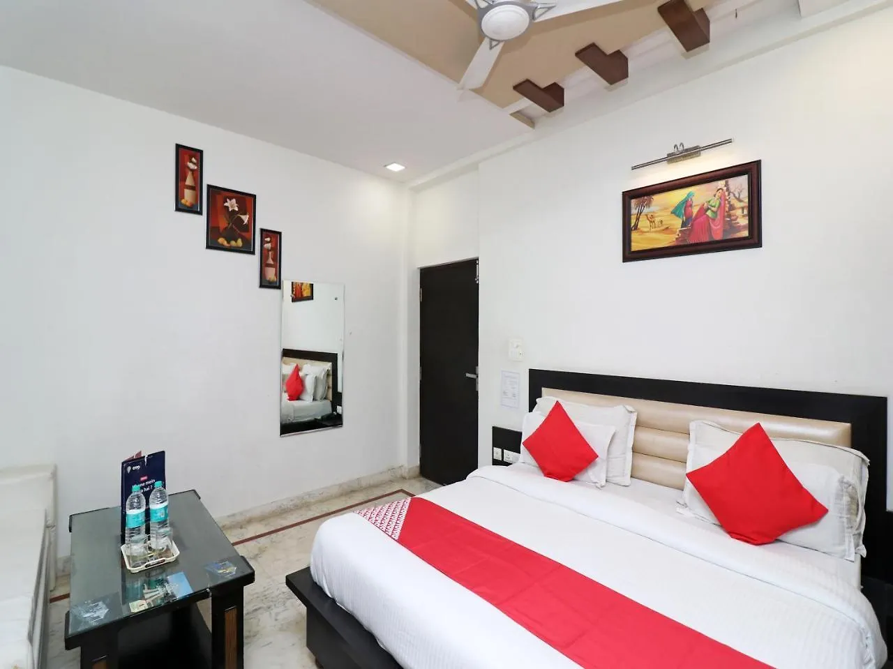Aaradhya Residency Hotel Agra  Guest house