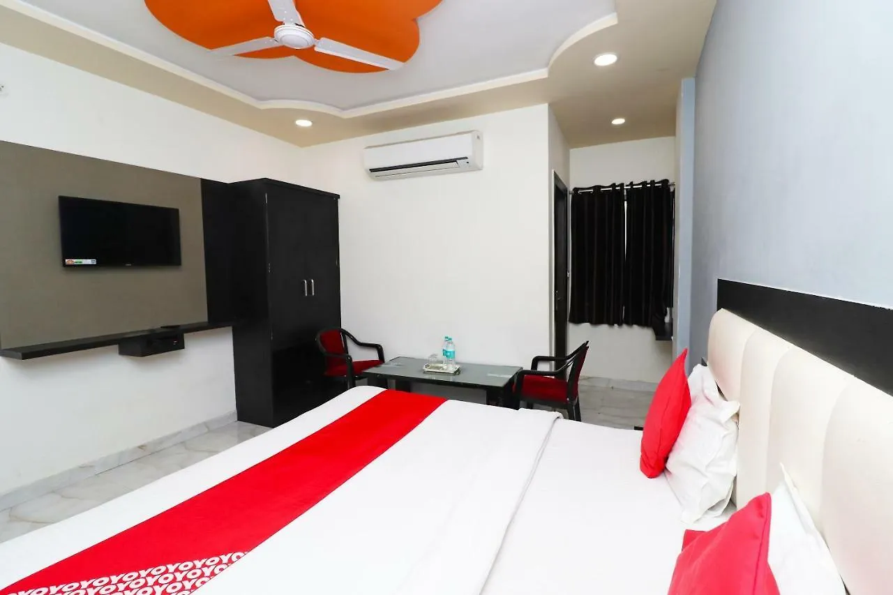 Aaradhya Residency Hotel Agra  Guest house Agra (Uttar Pradesh)