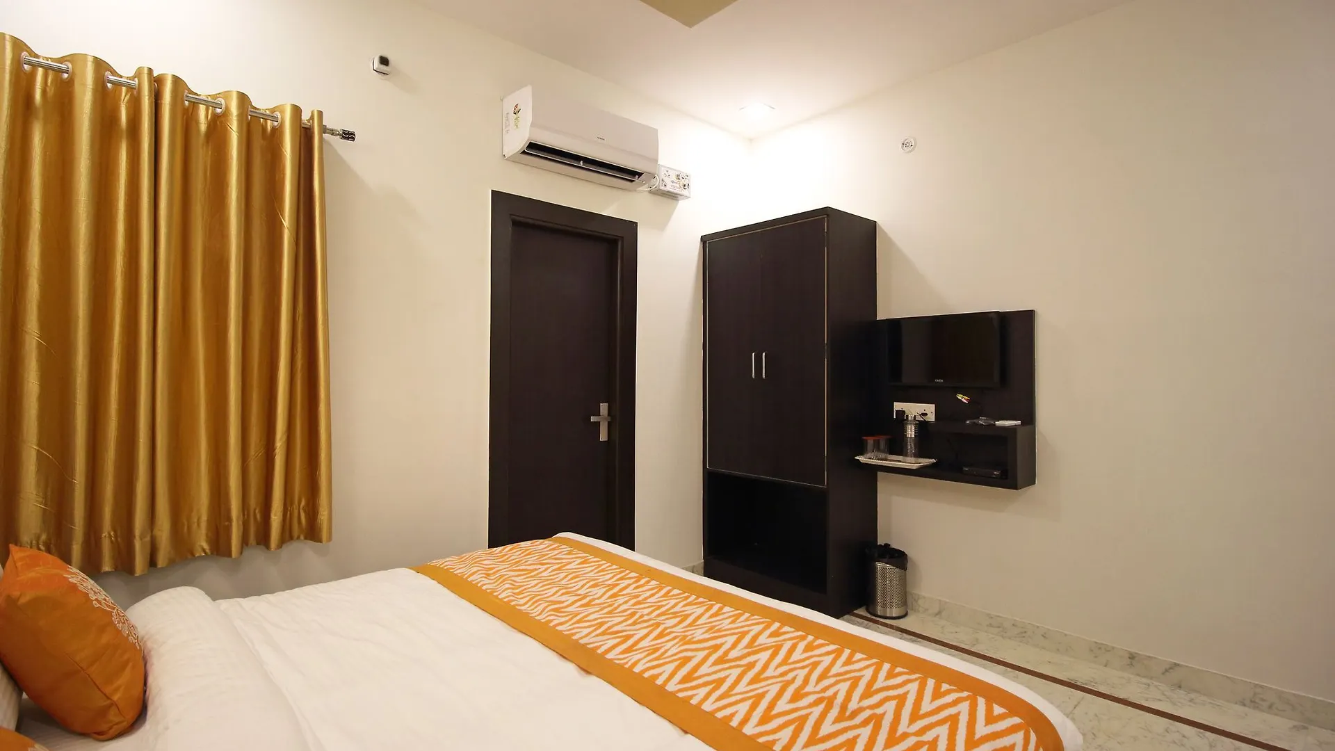 Aaradhya Residency Hotel Agra
