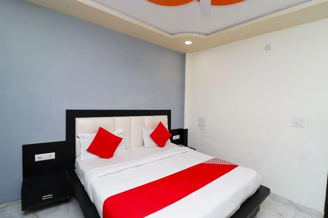 Aaradhya Residency Hotel Agra  Guest house Agra (Uttar Pradesh)
